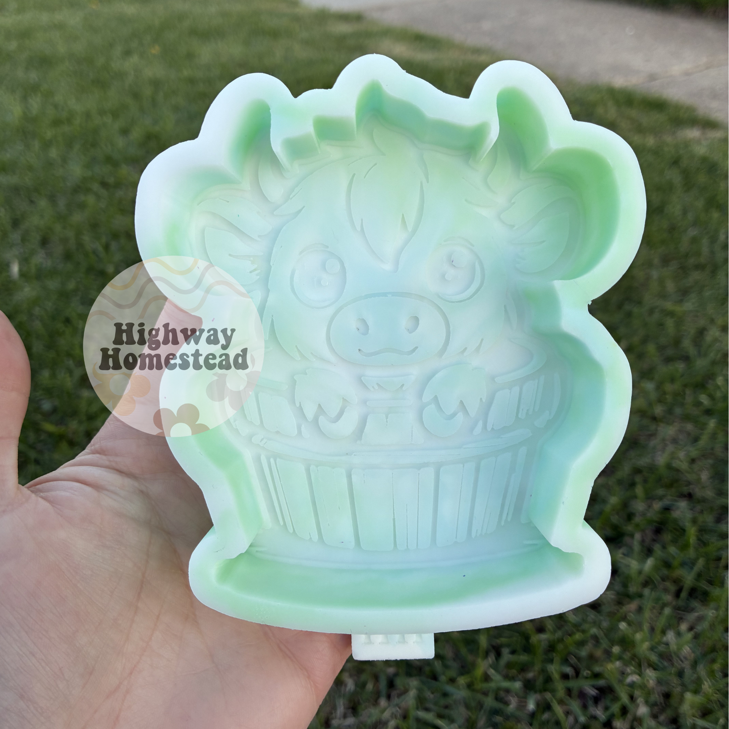 Highland Cow in Bucket Freshie Mold