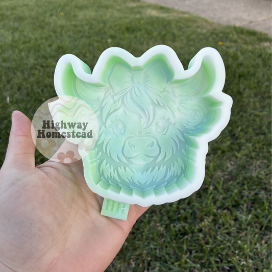 Highland Cow with Bow Freshie Mold